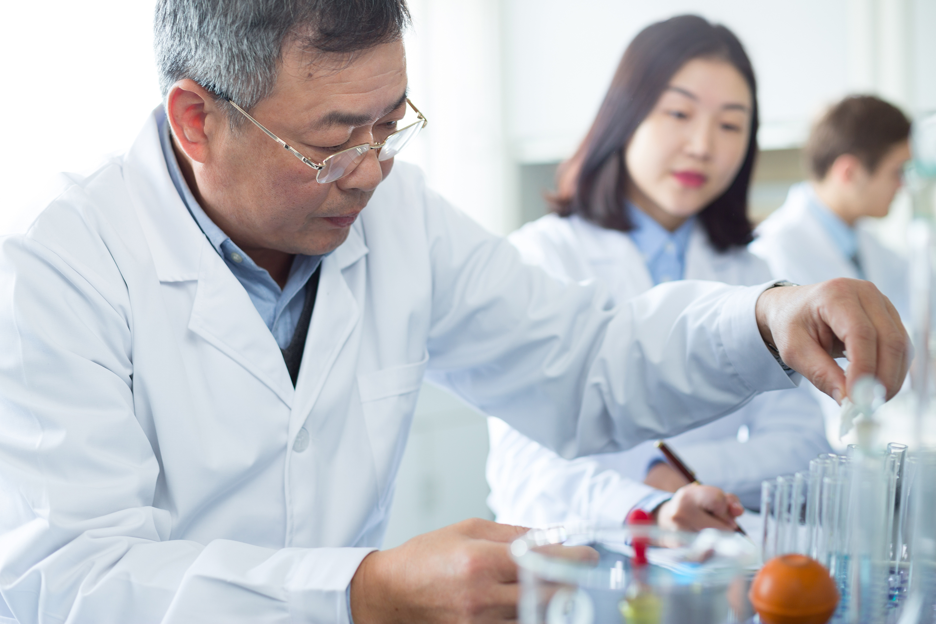 ĐÃ ĐẾN LÚC MỞ RỘNG CHO DOANH NGHIỆP DƯỢC CÓ VỐN ĐẦU TƯ NƯỚC NGOÀI